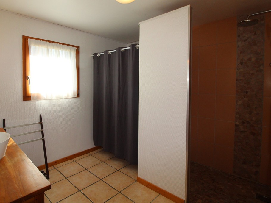 Salle d'eau avec douche italienne - Chalet Saint-Maurice-sur-Moselle