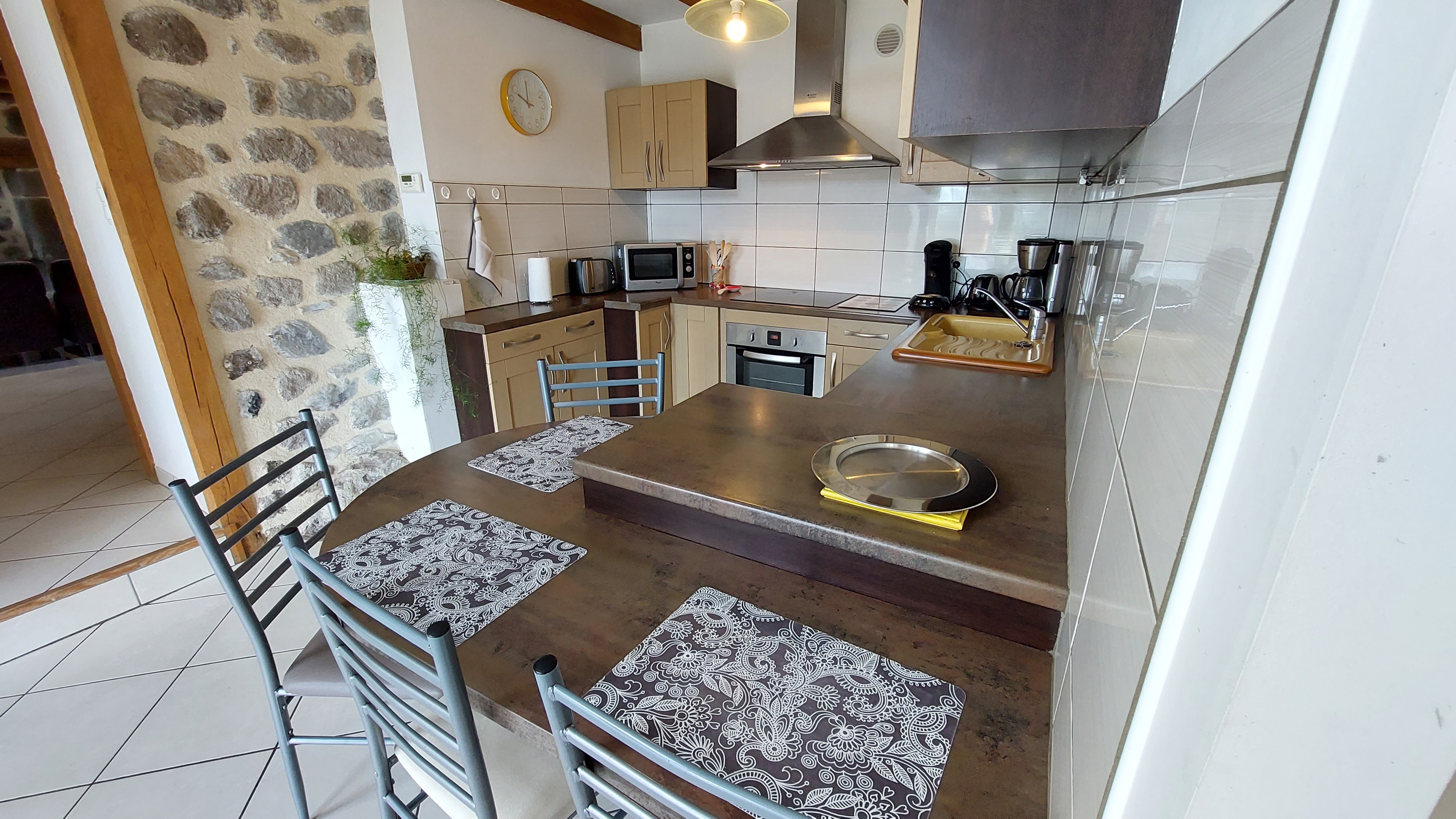 Fitted kitchen self-catering Cantal renovated stone house