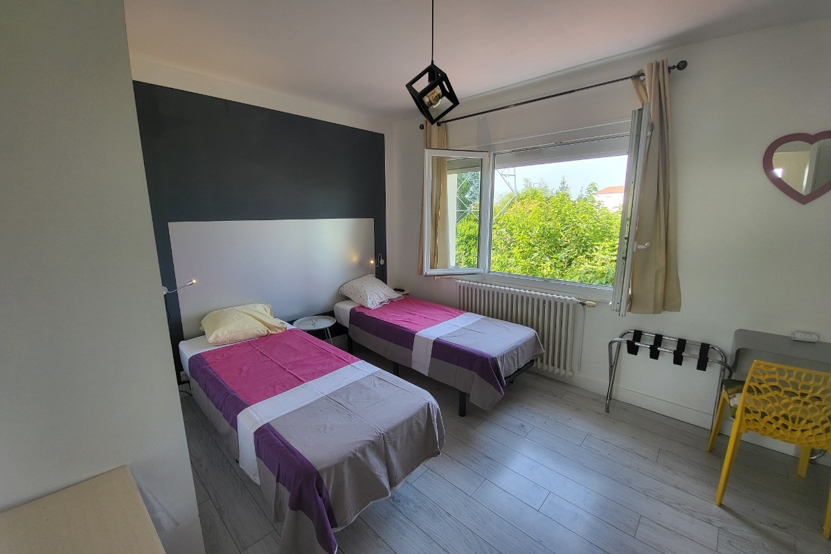 CHAMBRE 3 avec lits jumeaux