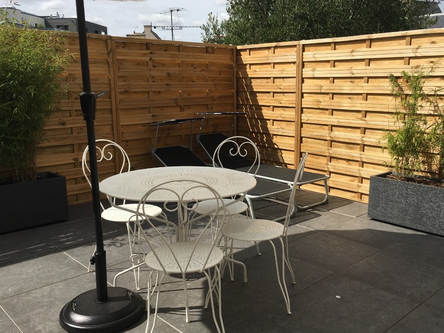 Location Drouin, Paimpol, espace extérieur, terrasse avec salon de jardin