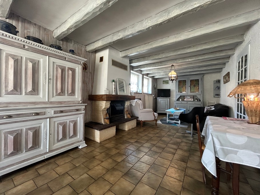 Espace repas - Gîte Bellegoutte, campagne et nature