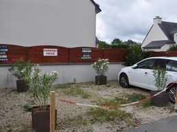 PARKING PRIVE