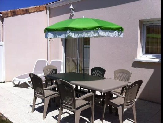 La terrasse d'une villa LES TREMIERES à Bourcefranc le Chapus en Charente maritime