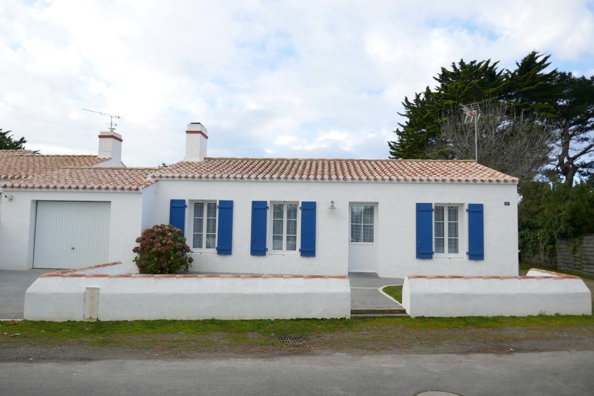 Face maison avec garage