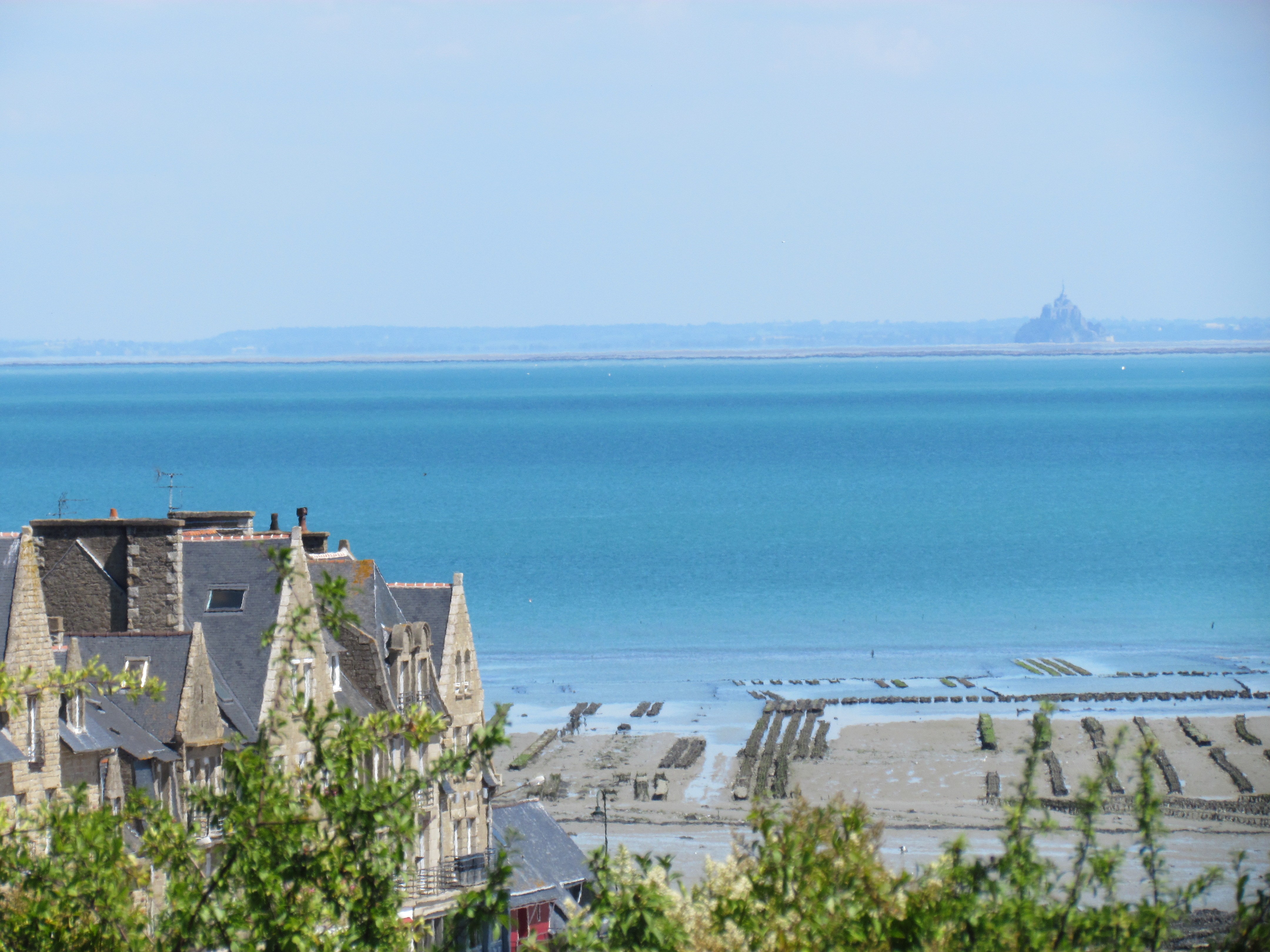 Vue sur les hauteurs du Port de la Houle à Cancale