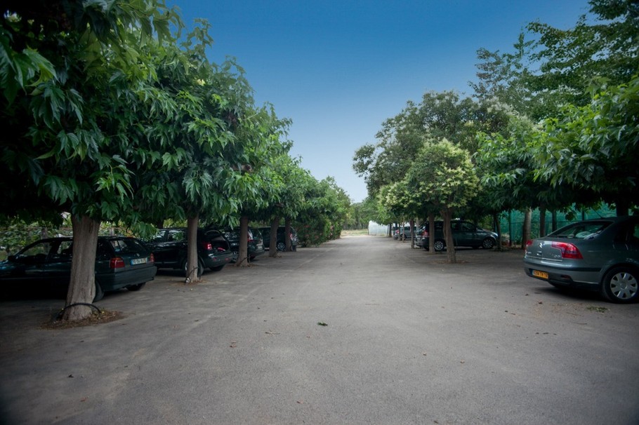 Parking ombragé
