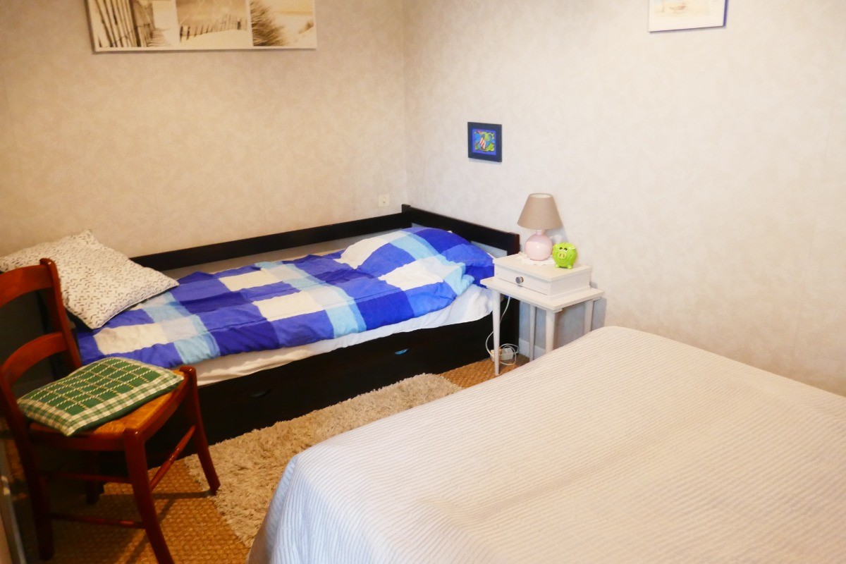Chambre 2 avec 1 lit 140 et 1 lit 0,90