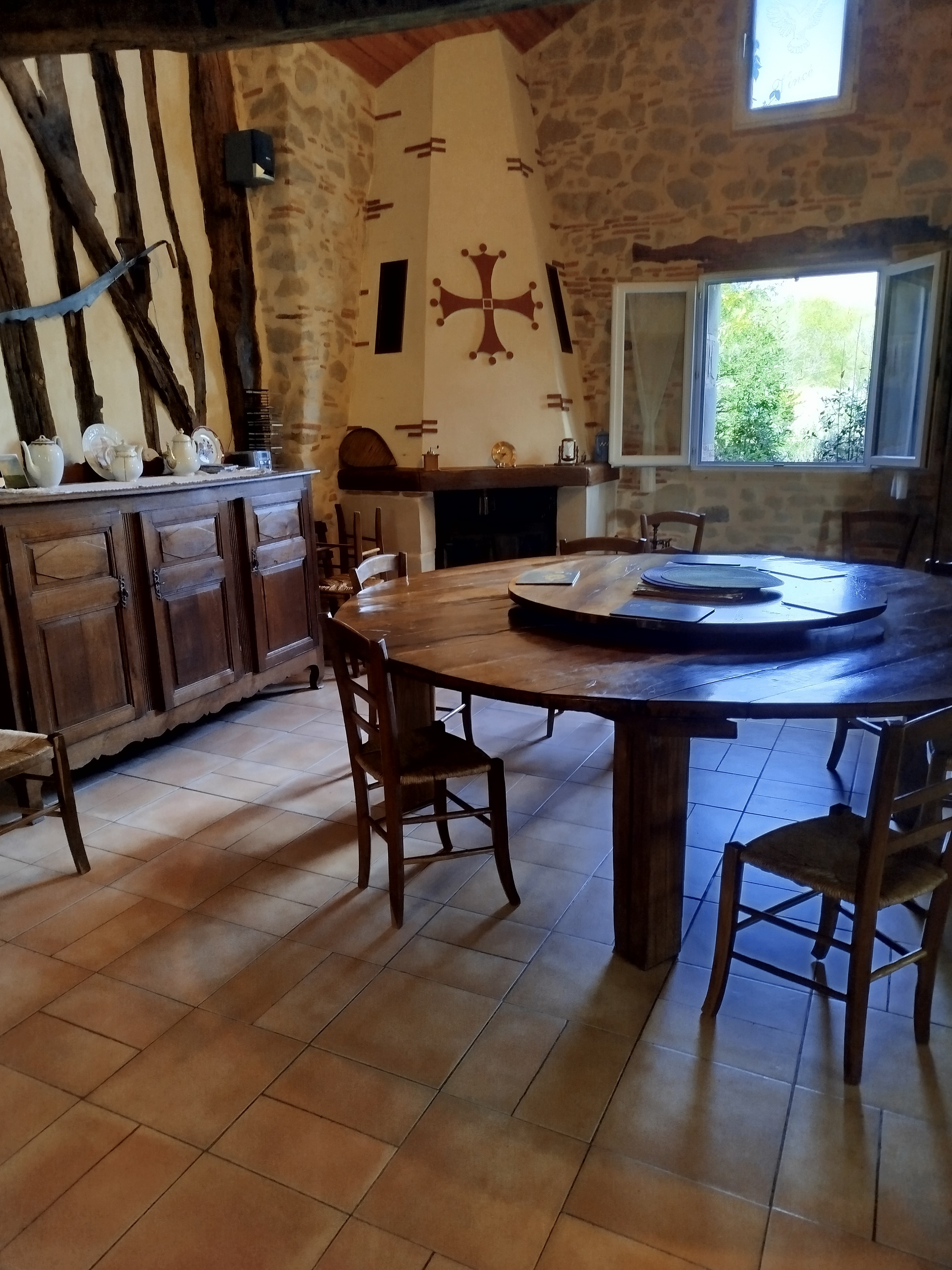 La table ronde des  mousquetaires.........