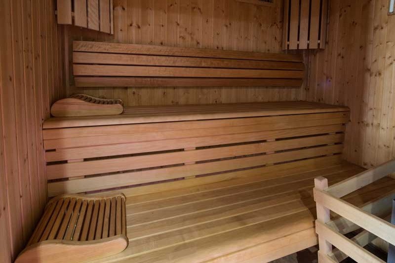 Spa privé avec jacuzzi et sauna