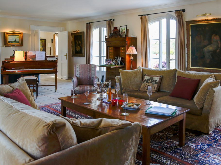 Living room with fireplace