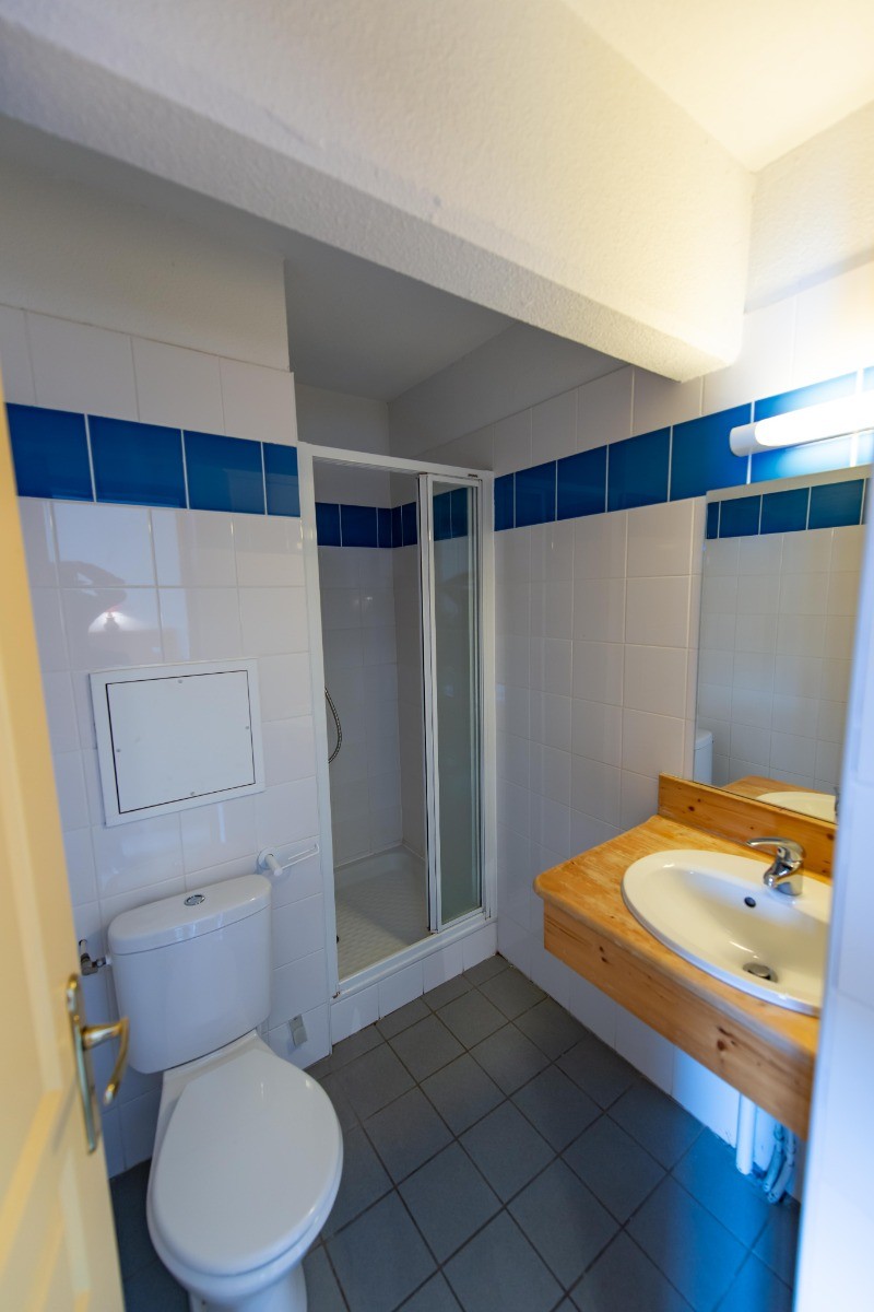 5 chambres avec salle de bain douche