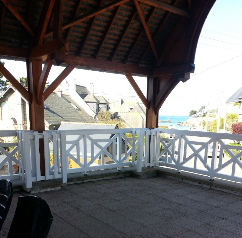 La terrasse couverte de 54 m2 avec vue mer