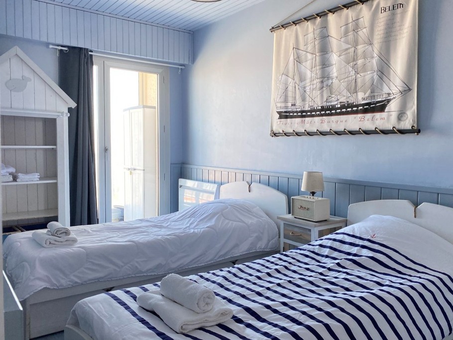 Chambre 2 avec deux lits en 90