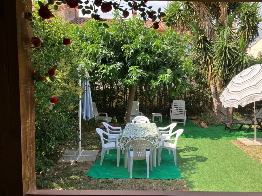 Jardin clos arboré et aménagé