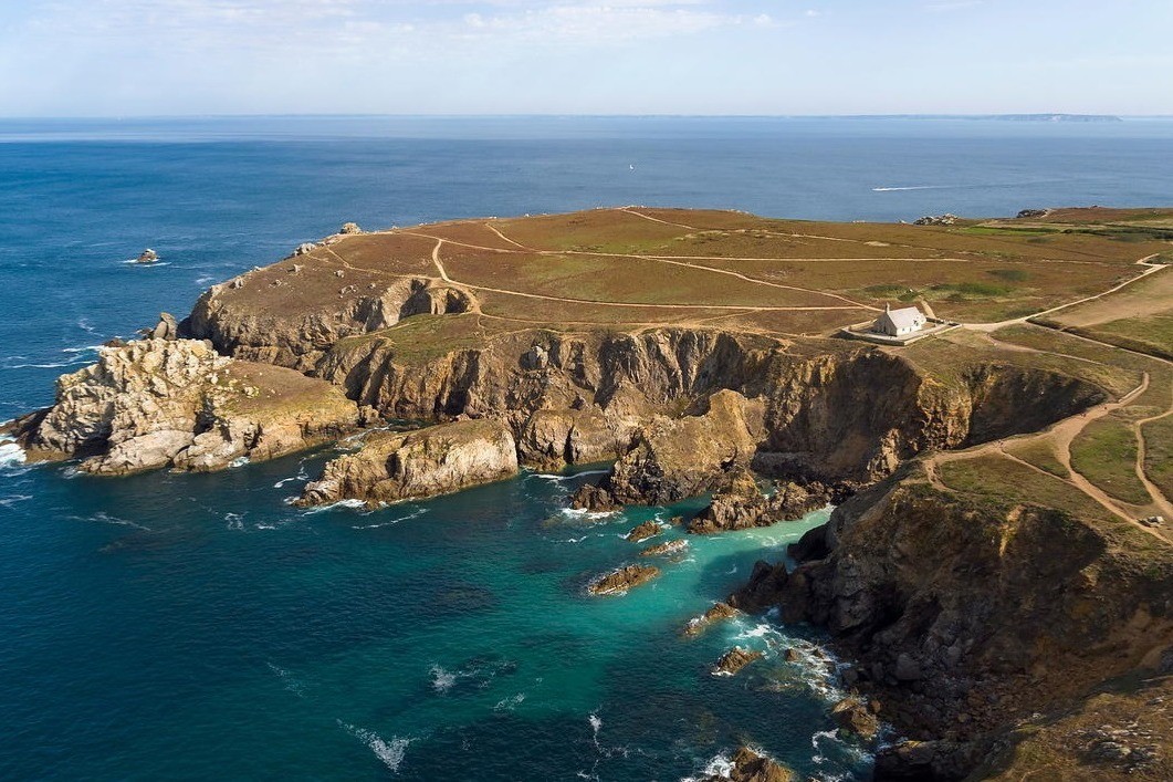 Pointe du Van avec la chapelle St They