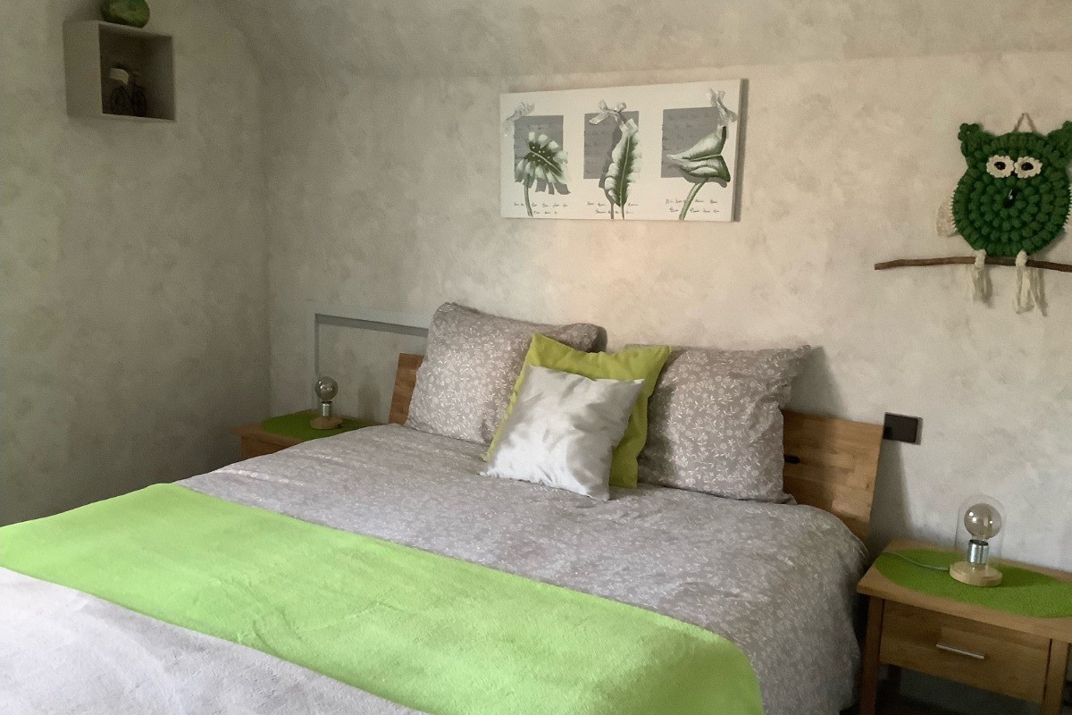 chambre verte lit 1.60x2.00