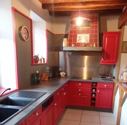 Séjour en gîte avec piscine, pour 12 personnes, avec piscine privée couverte en Creuse Cuisine toute équipée pour 20 personnes