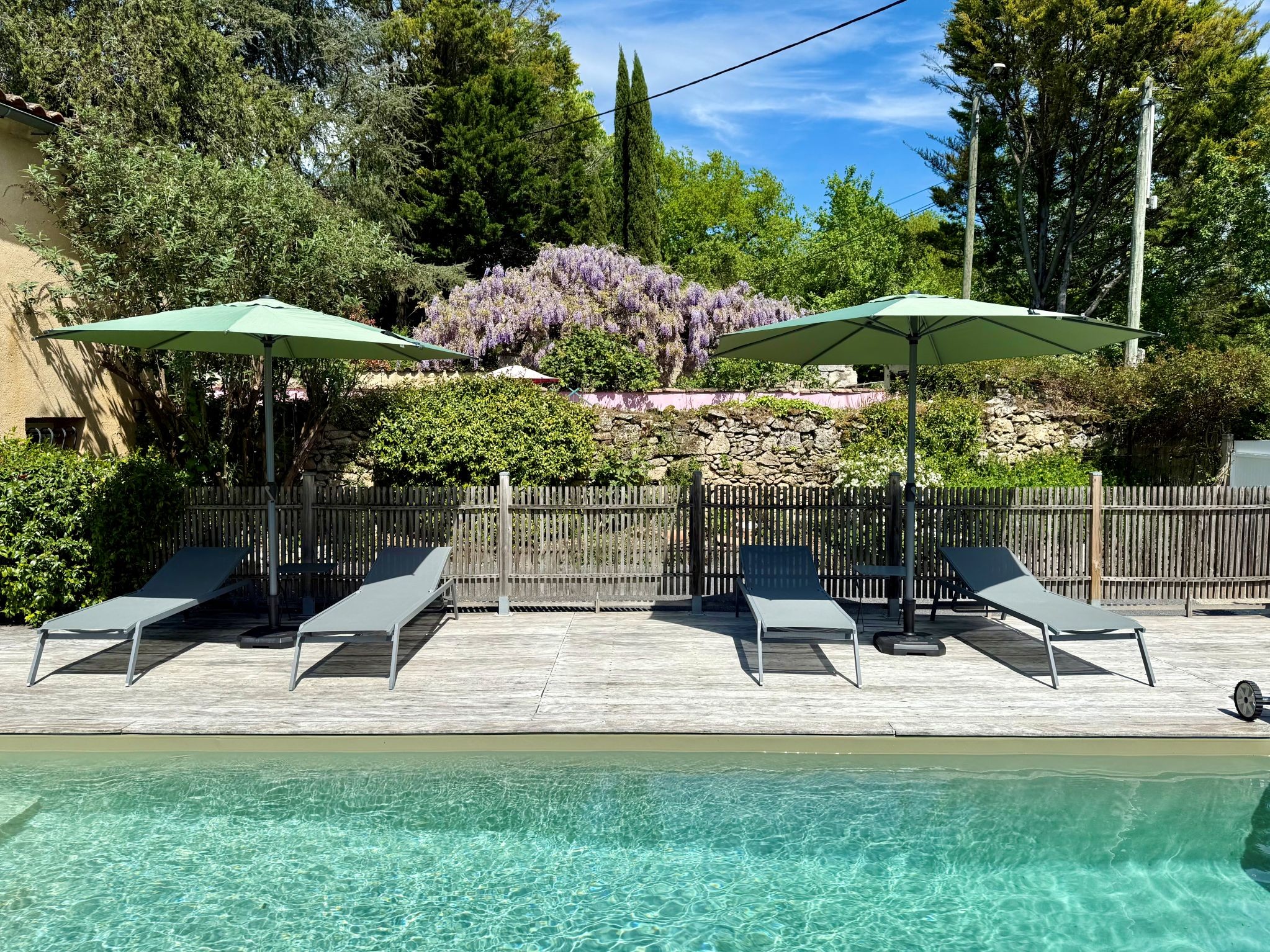 Le gîte Les Jasmins, avec piscine privée et sécurisée à Courcouyac, Haux en Gironde