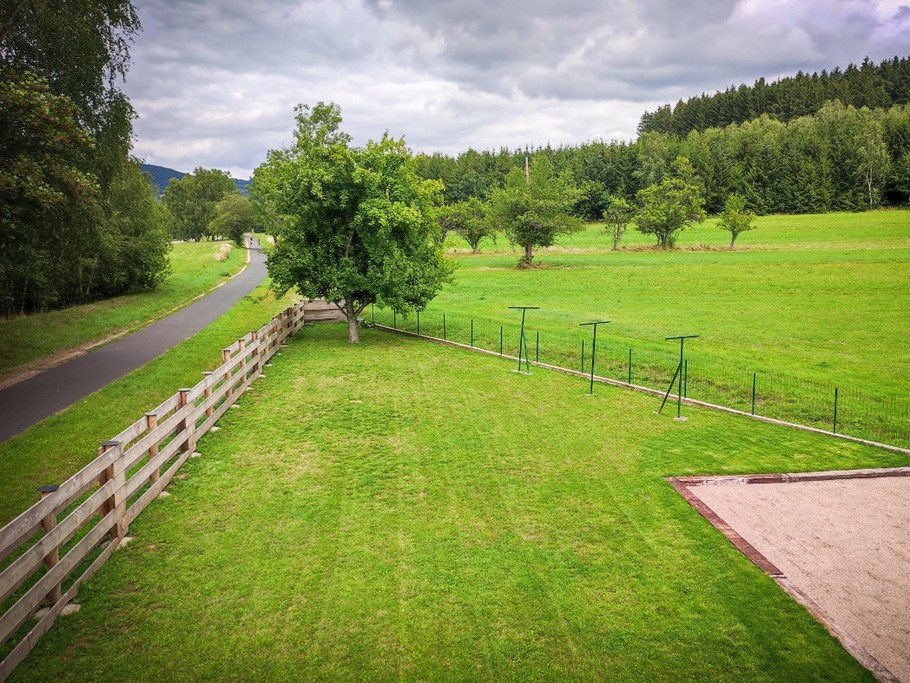 Grand Terrain clos - La Halte 19