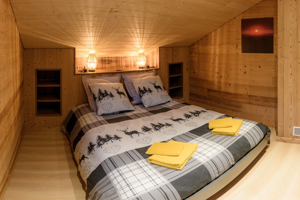 Chambre sous pente avec lit 160x200 (1er étage) - Le Domaine des Mésanges