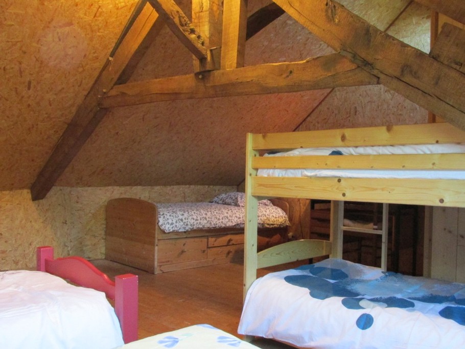 Une grande chambre sous combles - Gïte "Ar Merglet" en Brocéliande près de Paimpont