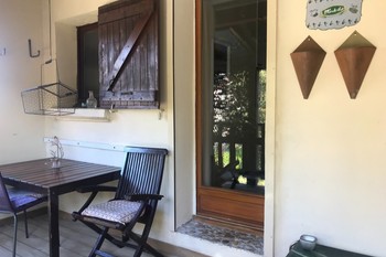 La terrasse abritée.