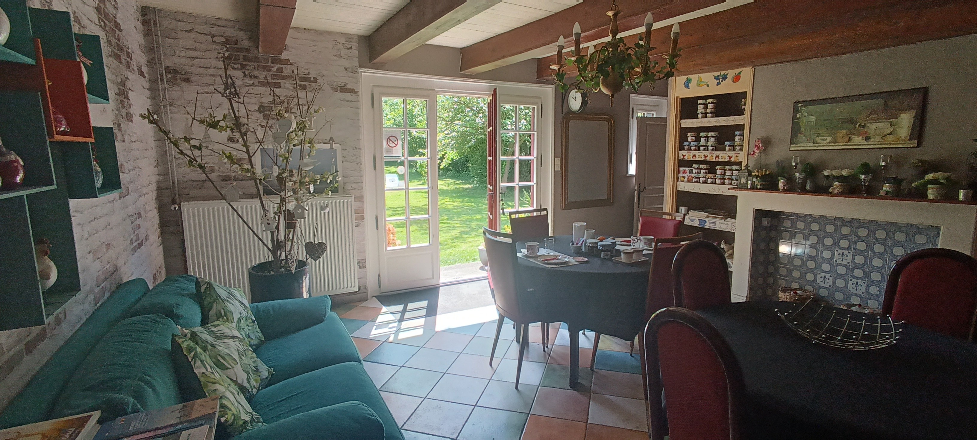 Salle des petits dejeuners Retour du Lac Ardres