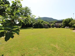 Jardin - Salon/ séjour - Gîte La Moselotte à Saulxures-sur-Moselotte – Proche Lac & Voie Verte