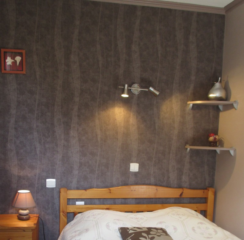 LORANT, Chambre d'hôtes, Clévacances, 2ème chambre avec lit 140 avec lavabo