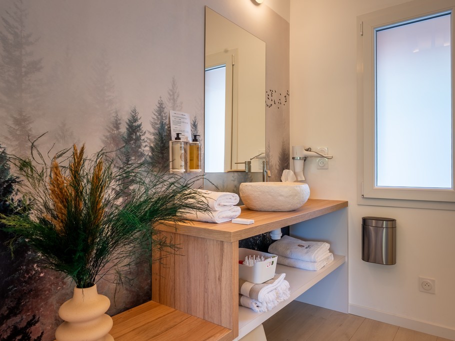 Scandi'Green Bathroom - Domaine Epic Chalets