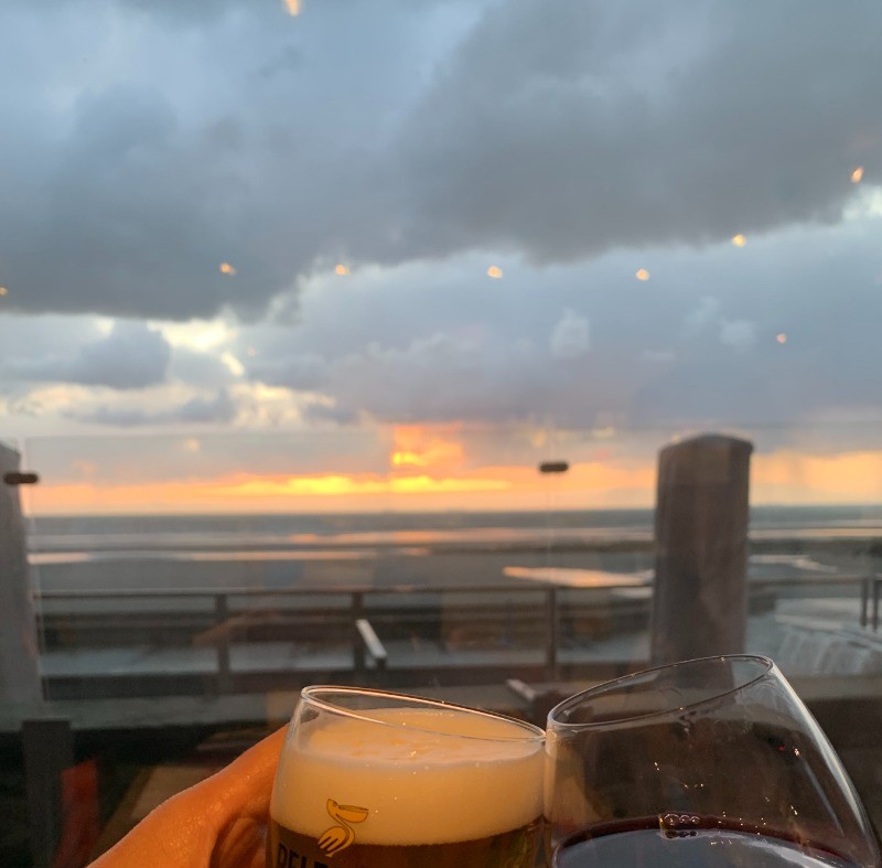 WIMEREUX : UNE DES RARES DIGUES AVEC AUTANT DE RESTAURANTS FACE A LA MER