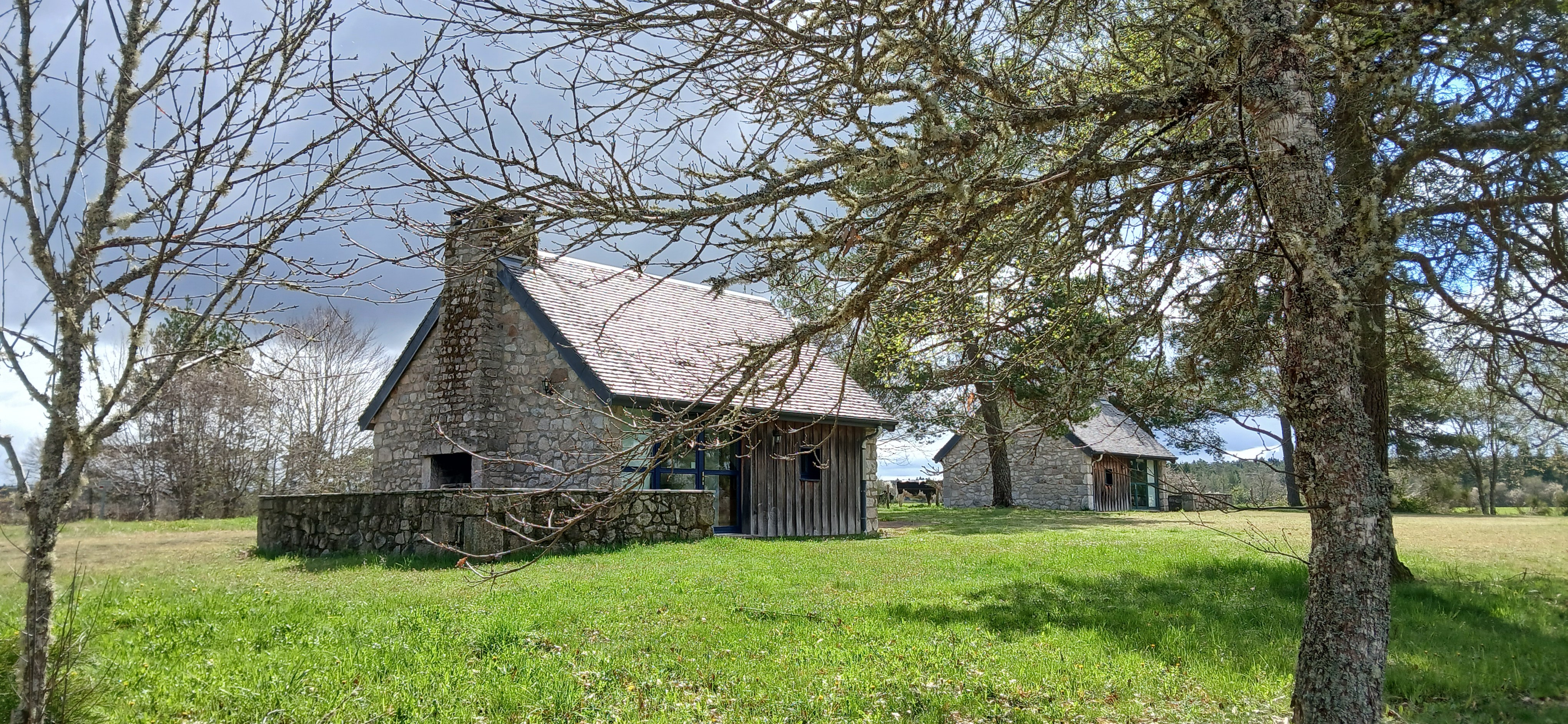 Les Chalets de l'Etang de Farges, Saint Germain près Herment, Puy de Dôme, Auvergne