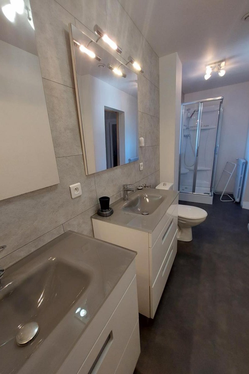 Salle de bain GITE LA CHARTROULLE 19 CORREZE CLEVACANCES