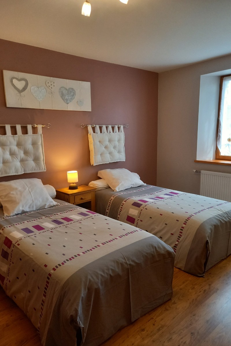 chambre au soleil levant , lits 90