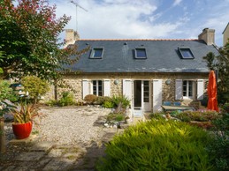 Stone house with terrace and private enclosed garden
