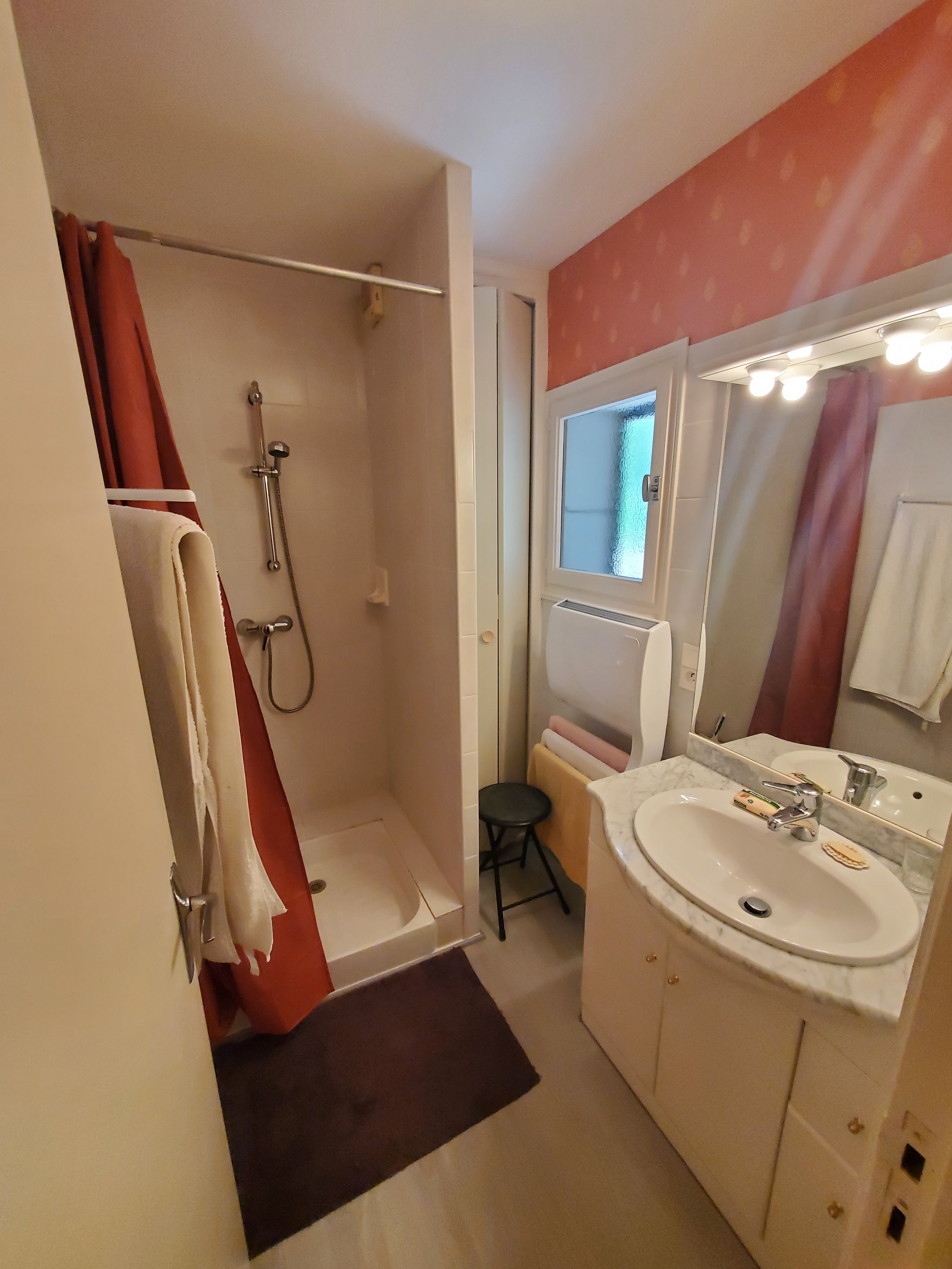 Salle d'eau rez-de-chaussée