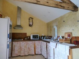 la cuisine du gîte (réservée aux  personnes désirant se préparer le repas)