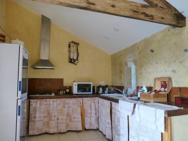 la cuisine du gîte (réservée aux  personnes désirant se préparer le repas)