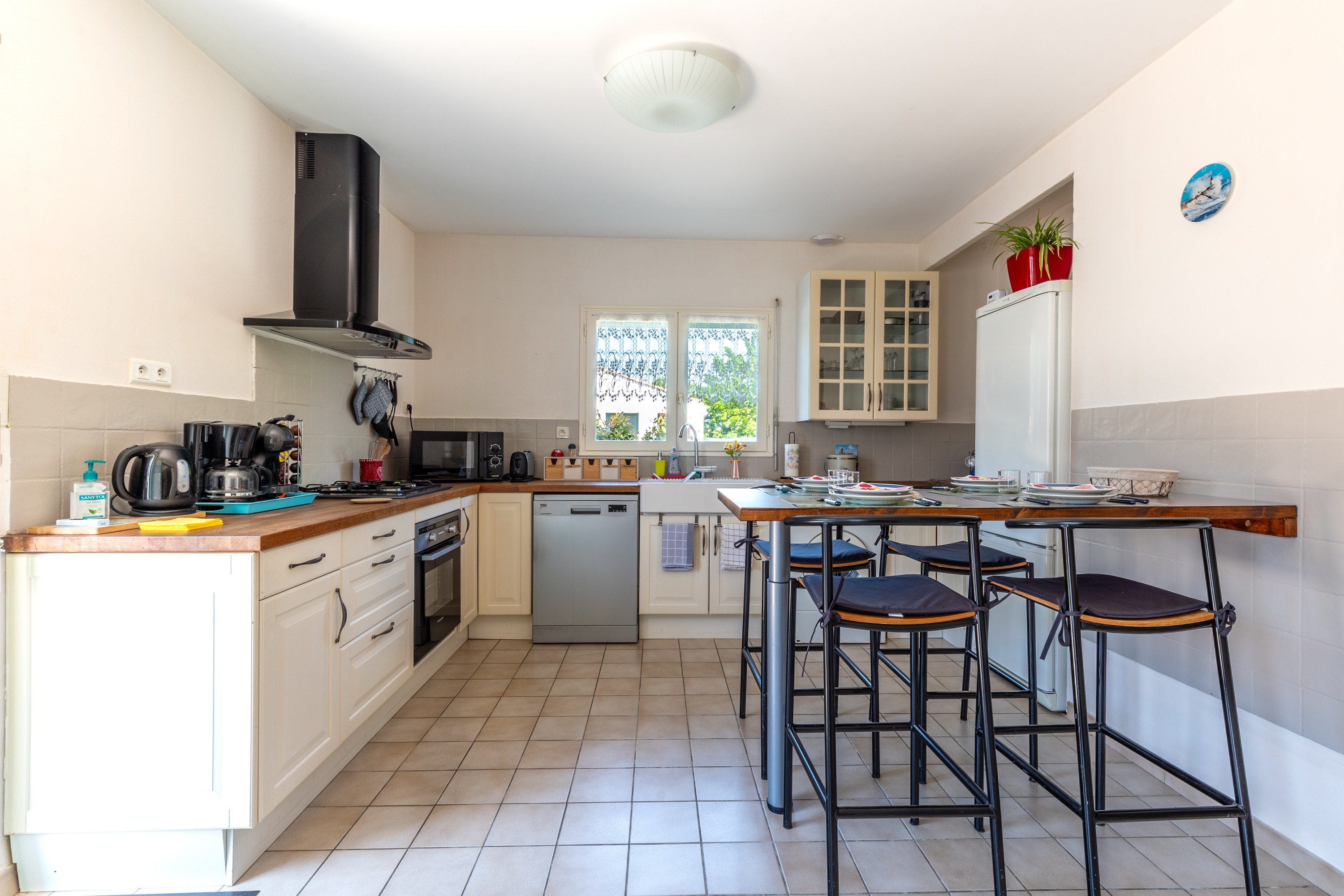 kitchen & dining area