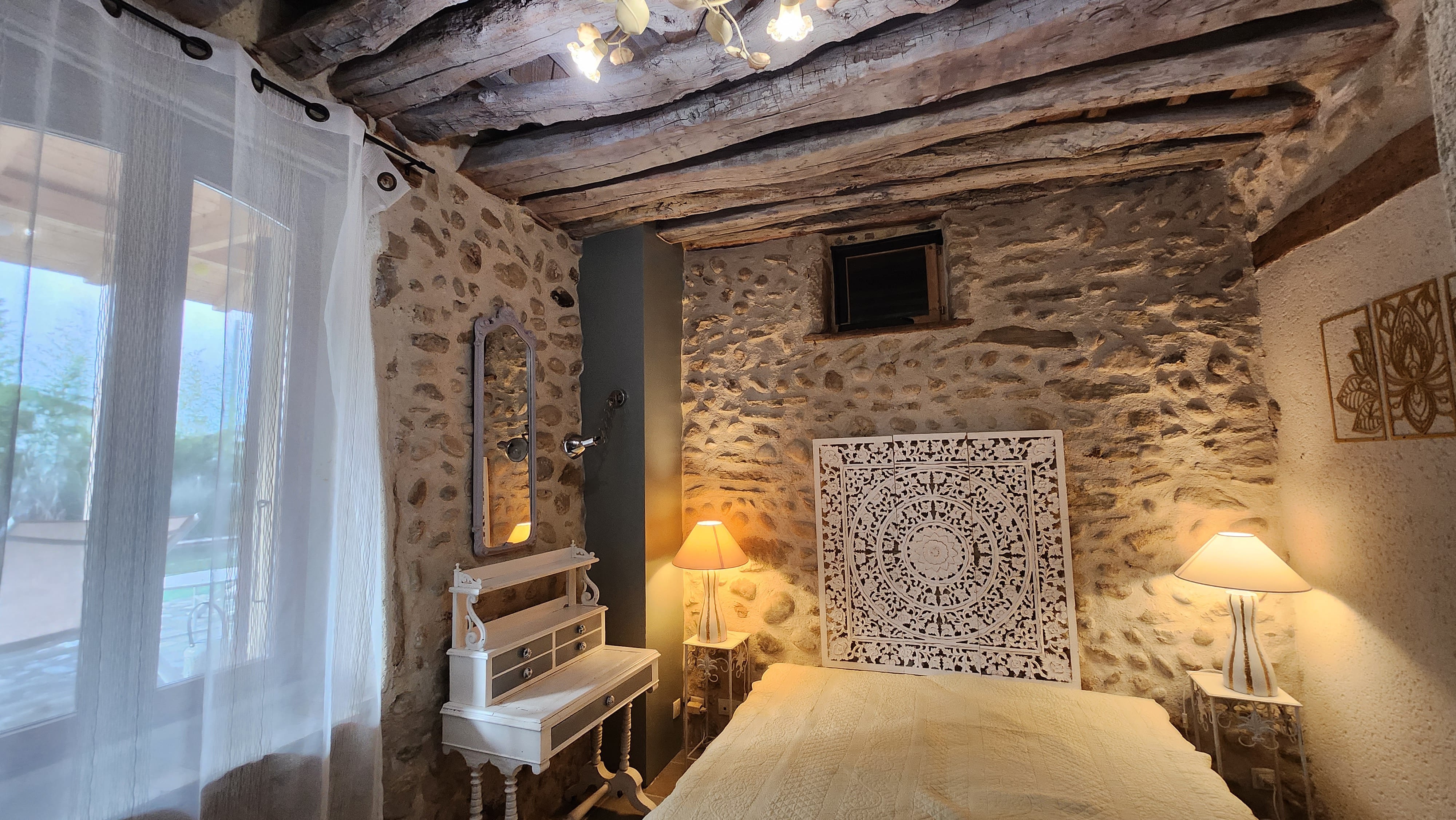 Chambre Chandra au rez-de-chaussée, 2 lits 80 ou 1 lit 160x200