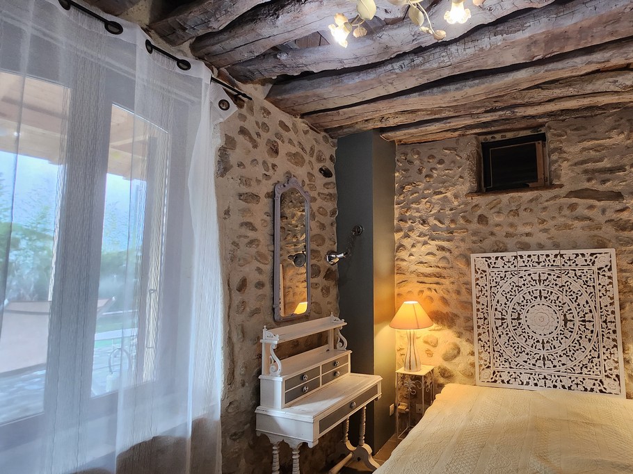 Chambre Chandra au rez-de-chaussée, 2 lits 80 ou 1 lit 160x200