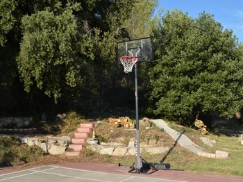 Le basket près du mini-golf