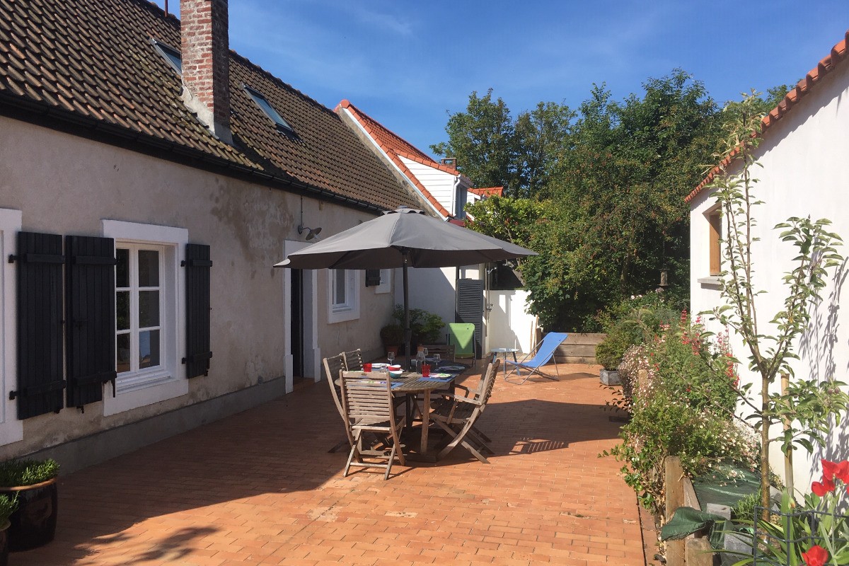 Terrasse à l'arrière de la maison
