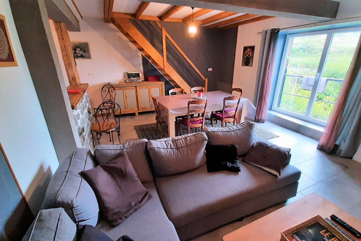 Rez-de-chaussée : Séjour-salon-salle à manger