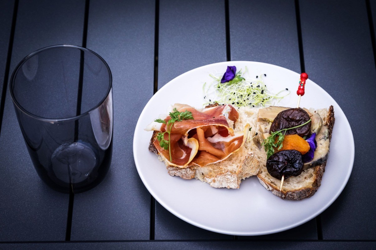 Repas du soir et petits déjeuners sur demande