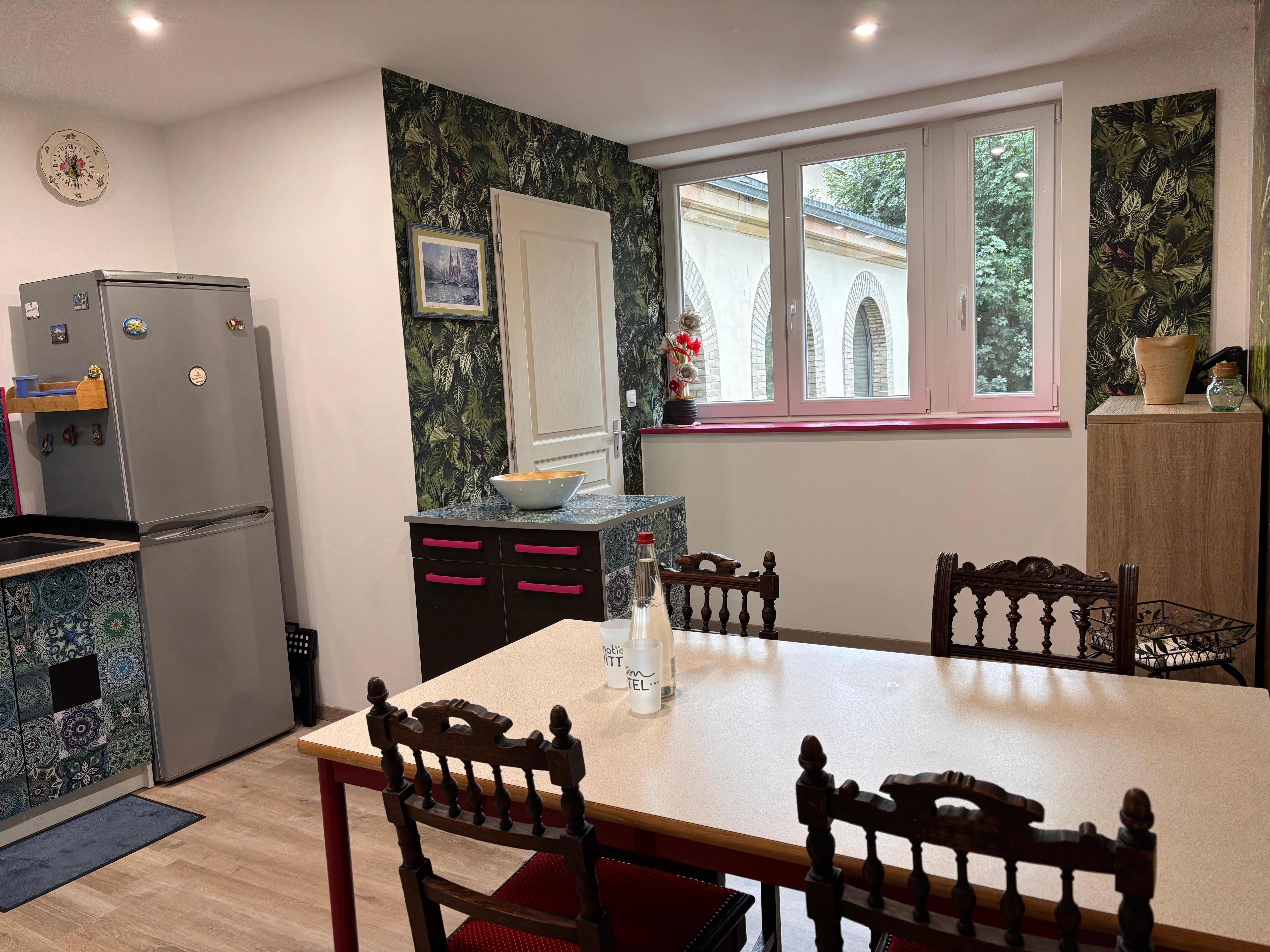 Cuisine spacieuse - Appartement le Charme, Vittel