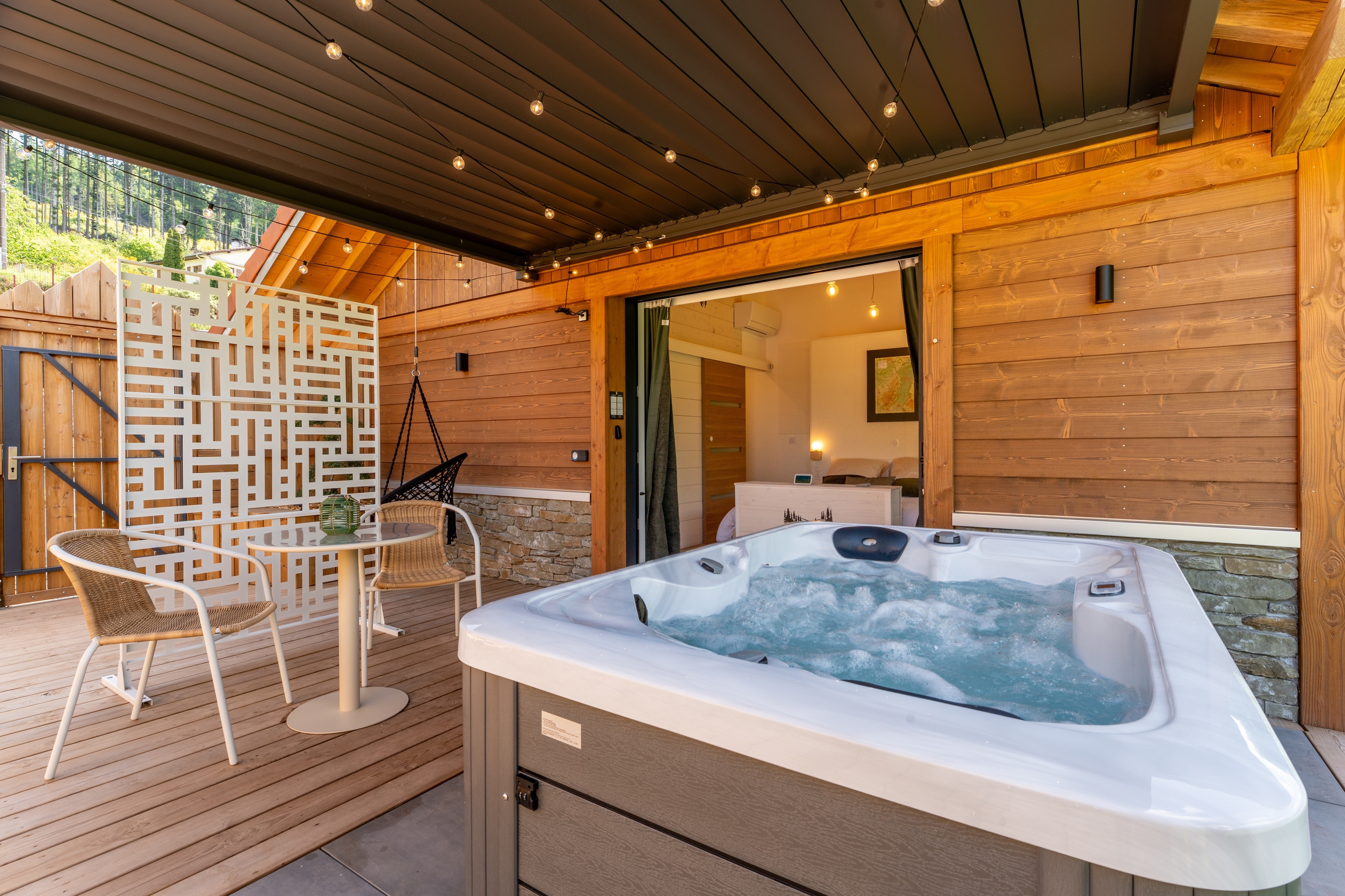 Spacious Scandi'Green terrace - Domaine Epic Chalets