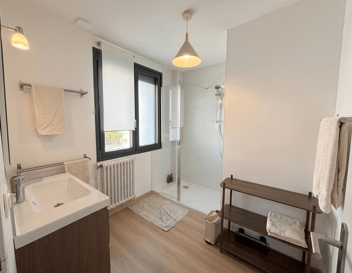 Floor: Shower room