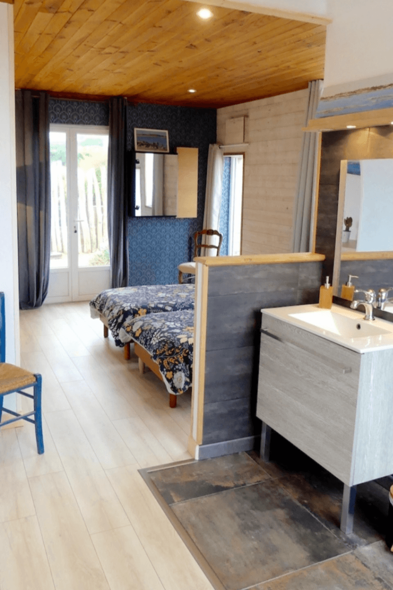 chambre PMR de 2 personnes avec SDE+ WC en RDC