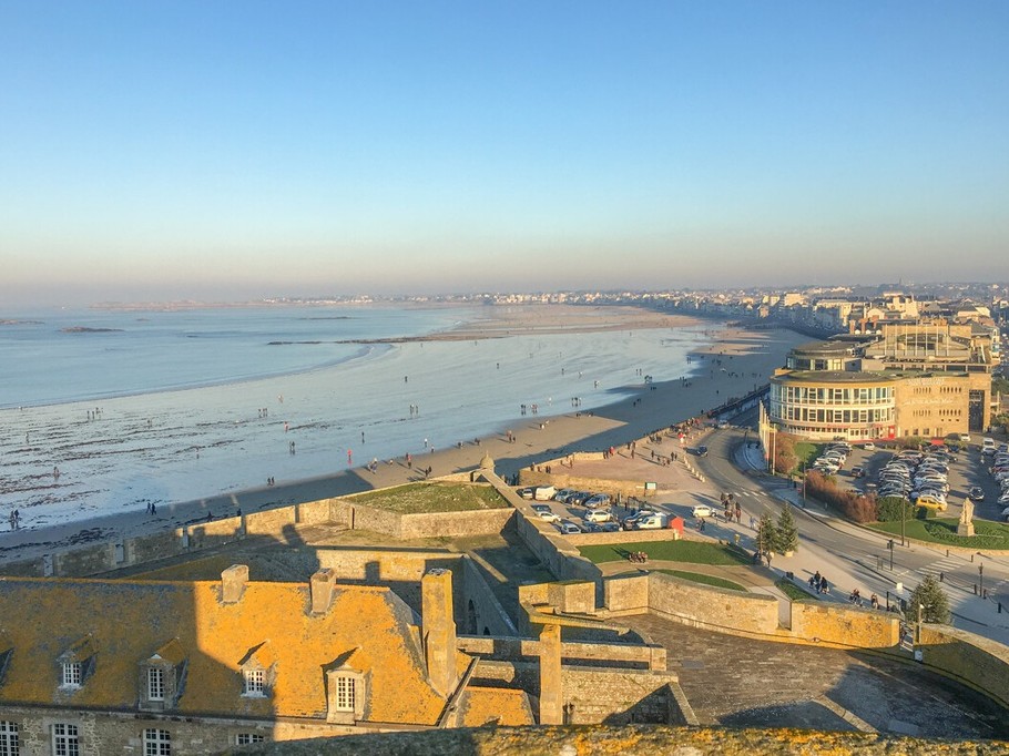 The Plage du Sillon, from the Château de Saint-Malo